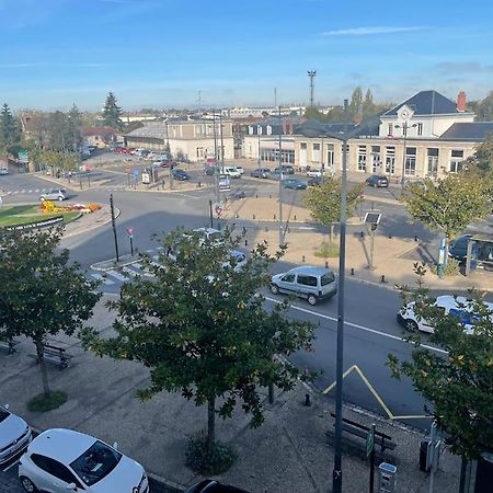 T2 4 Pers Face Gare Sncf Appart Hotel Le Cygne 3 Bourges Bagian luar foto